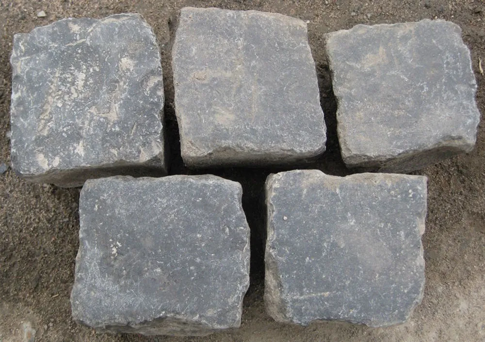 Basalt Pflastersteine 8x11 abgefahren
