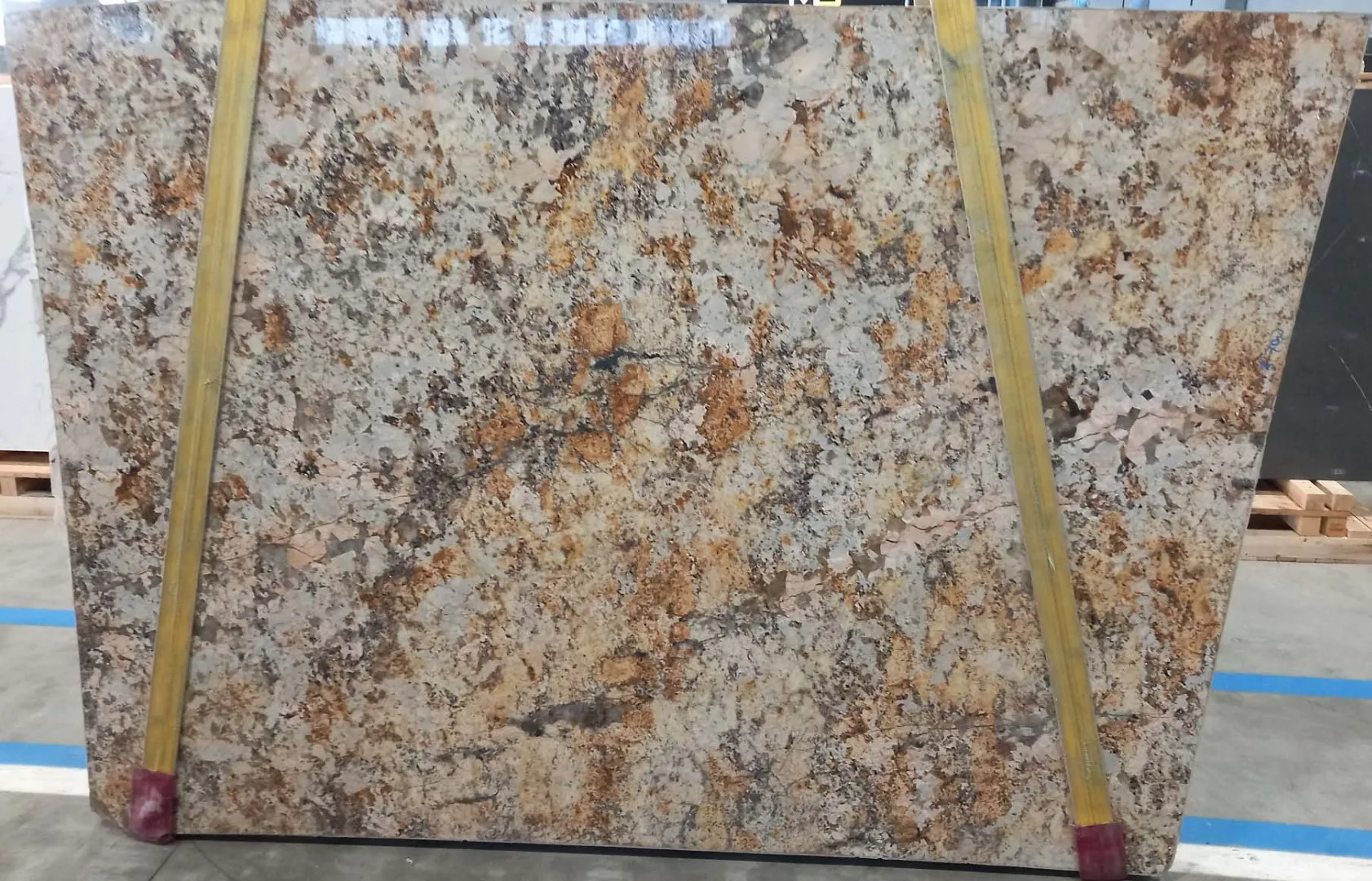 Betulaire Granit Rohtafeln